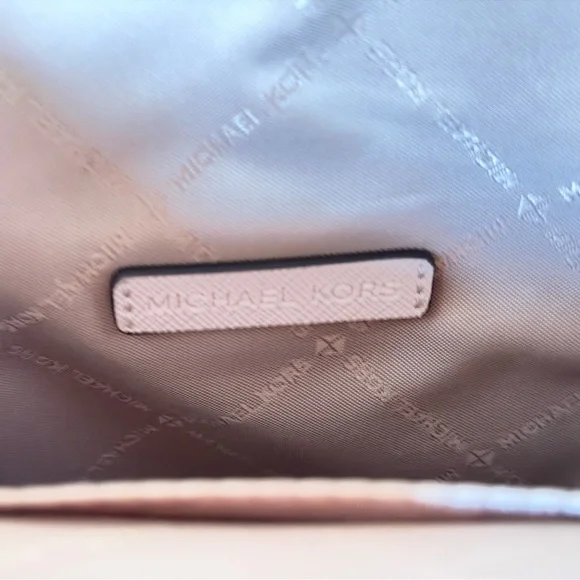 Michael Kors Jet Set Travel MD Flight Chain Crossbody Bag MK Vanilla/Pink - Picture 11 of 15